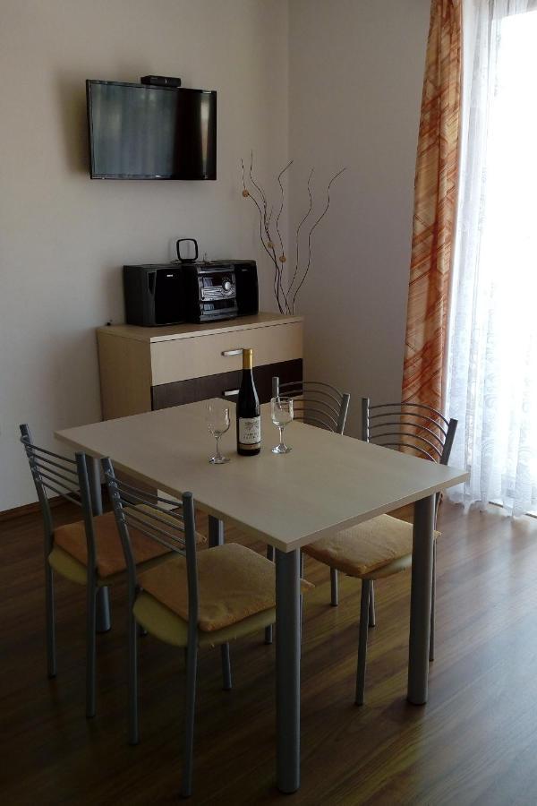 Apartments With A Parking Space Igrane, Makarska - 13535 Exterior foto
